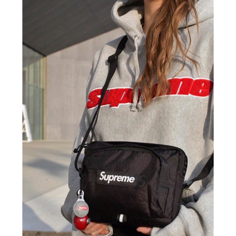 shoulder bag ss19 supreme