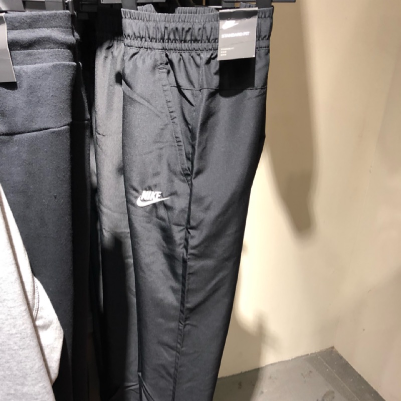 飛董  NIKE B NSW WOVEN JOGGER PANT 休閒 運動長褲 風褲 中童裝 AJ5856-010