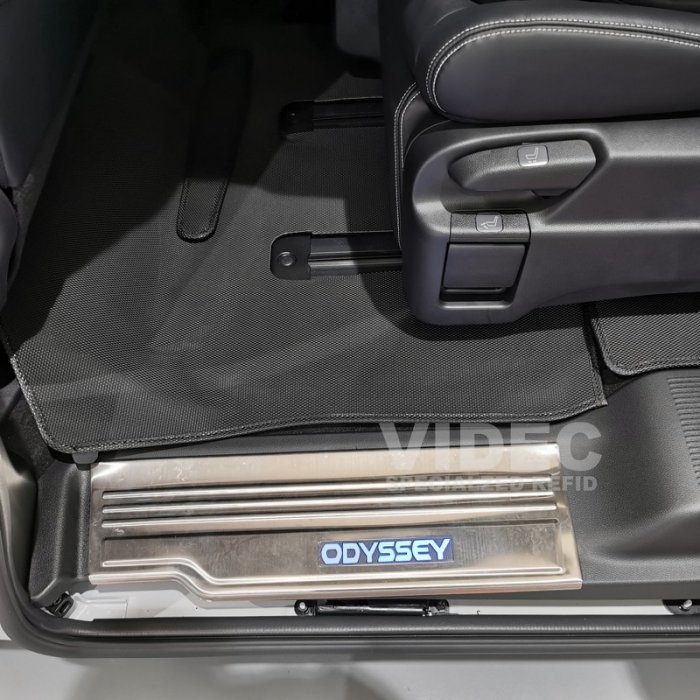 HONDA 2015 ODYSSEY 奧德賽 專用 LED 門檻 踏板 迎賓 登車 銀底