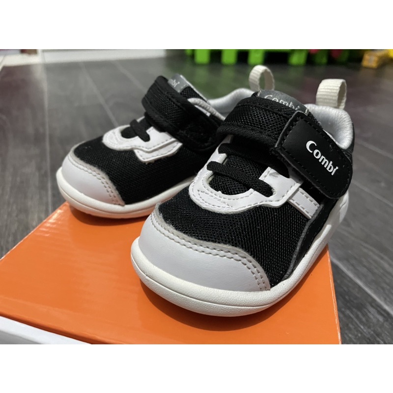 (二手）8.5成新-Combi NICEWALK成長機能鞋12.5cm黑色/學步鞋/兒童鞋/嬰兒鞋
