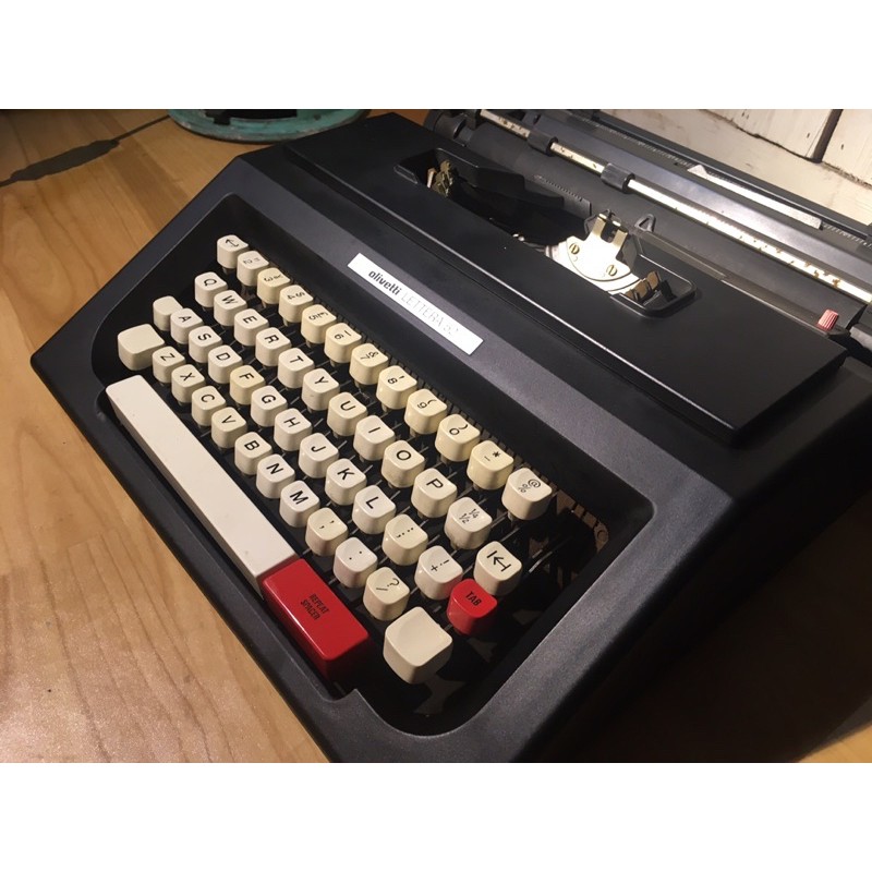 【Olivetti】 早期墨西哥打字機I #無法使用#收藏#擺設#老東西#文青#跳蚤