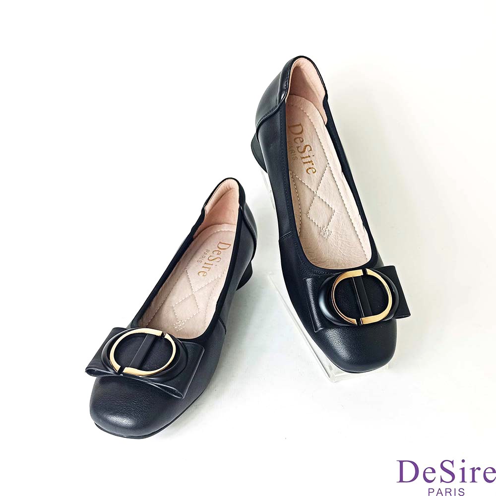 【DeSire】質感真皮金屬飾釦低跟鞋-黑色(1137014-99)品牌主打靜音跟
