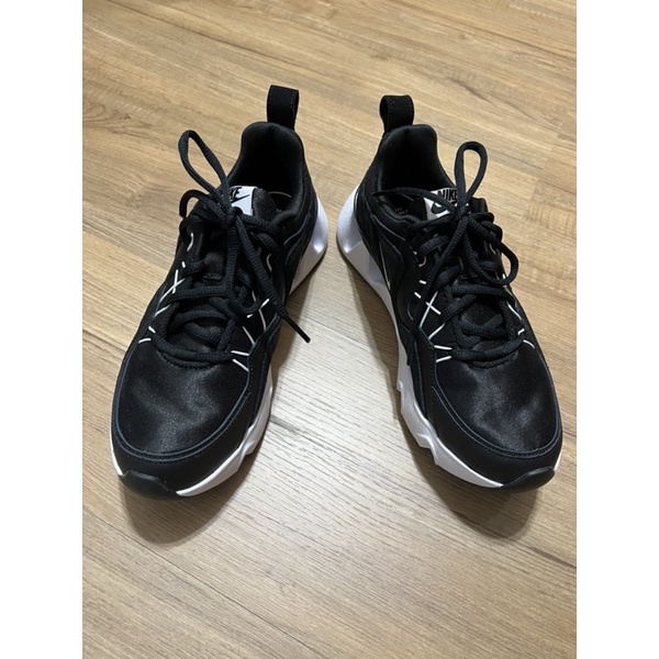 NIKE系列-W RYZ 365女款黑白色鏤空休閒老爹鞋