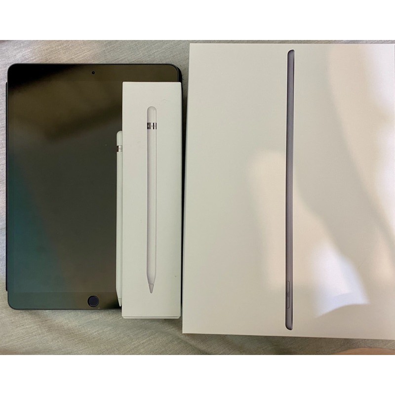 （已售）iPad Air3 2019 太空灰（含鍵盤跟apple pencil）