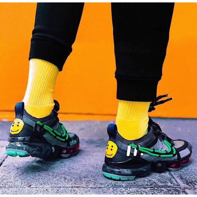 nike vapormax smiley face