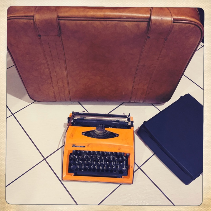微物日誌【古道具 】Adler Contessa de Luxe  1970年代 德製 荷蘭產 Orange 打字機