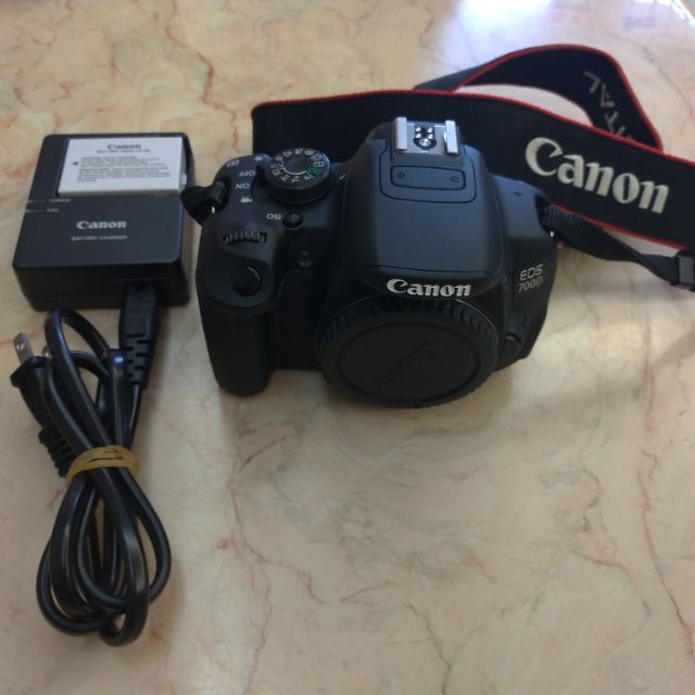 入門款單眼相機Canon EOS 700D(二手)