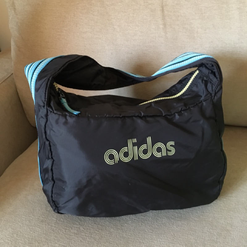 Adidas 運動休閒側背包
