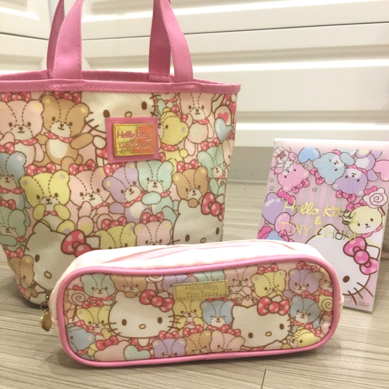 3件組-Hello Kitty和她的小熊好友，提包8成新、鏡子全新、鉛筆袋9.5成新一起賣