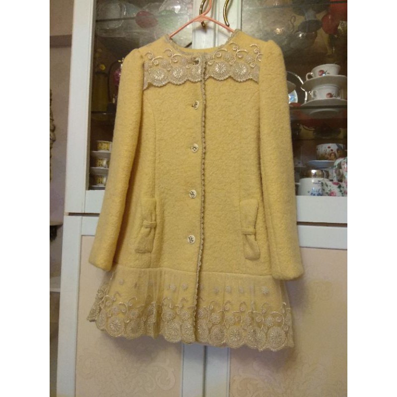 近全新 IRIS 韓國購入韓國製造很保暖的混羊毛大衣精緻公主 亮金蕾絲外套