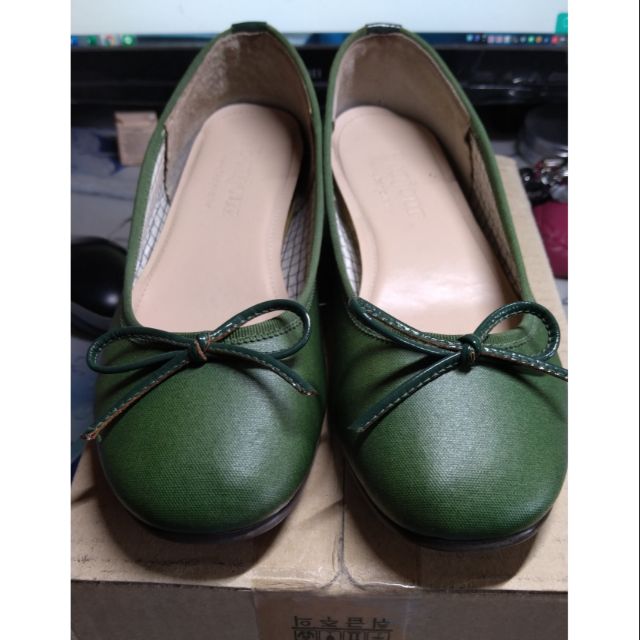 綠色防水娃娃鞋