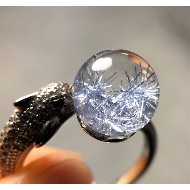 天然水晶 藍線石 藍髮晶海豚造型純銀戒指