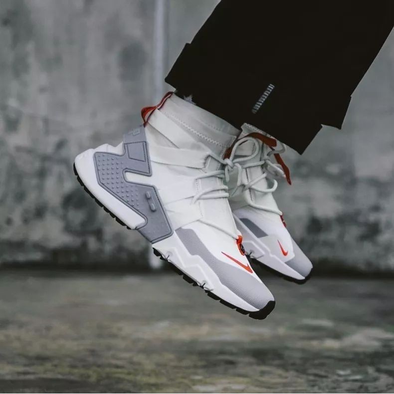 nike air huarache gripp sail