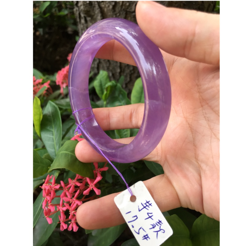AAA+天然紫水晶手鐲～ 窄版～ 《芋4款》～手圍17.5號，內徑55mm寬12厚9mm,紫薰衣草草色、紫水晶手環、水晶