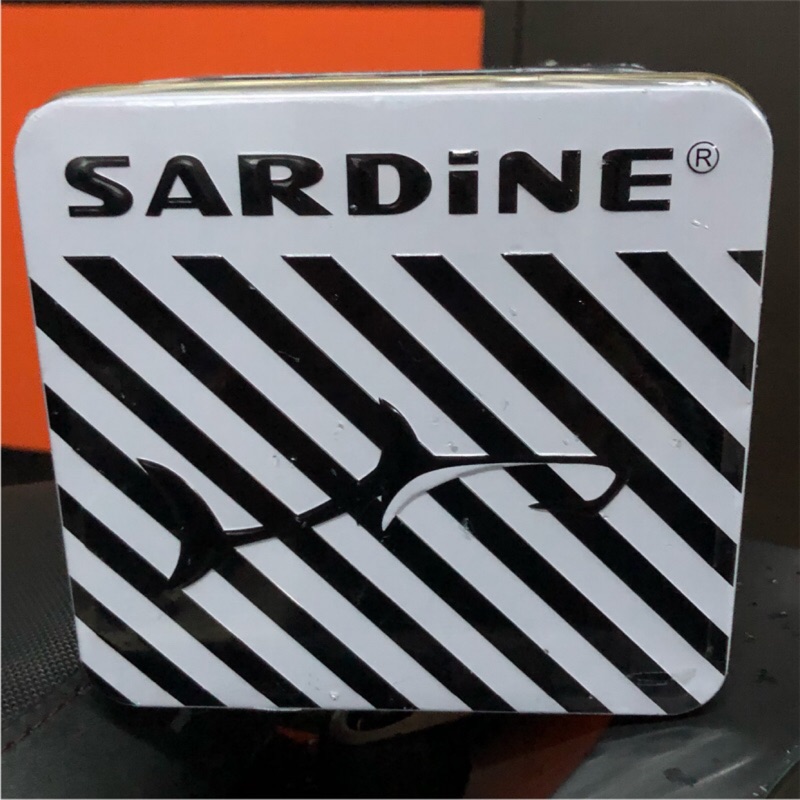 全新現貨 包膜 SARDiNE 沙丁魚 M8 藍牙耳機 黑白色限定款