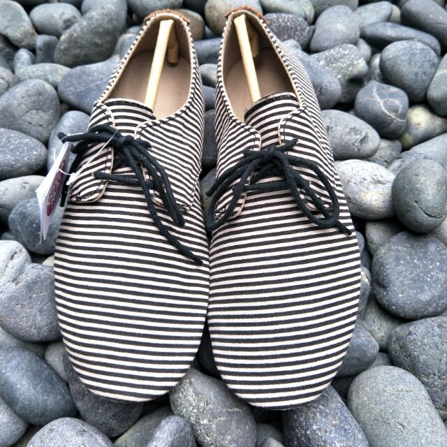 年前大回饋SANUK海軍風條紋軟帆布休閒鞋-女款(灰黑色)