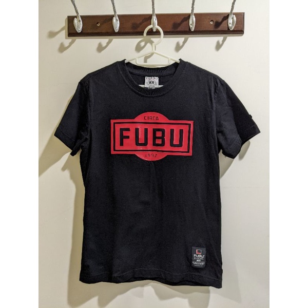 二手衣  FUBU logo 男生 短袖 T恤 上衣 M號