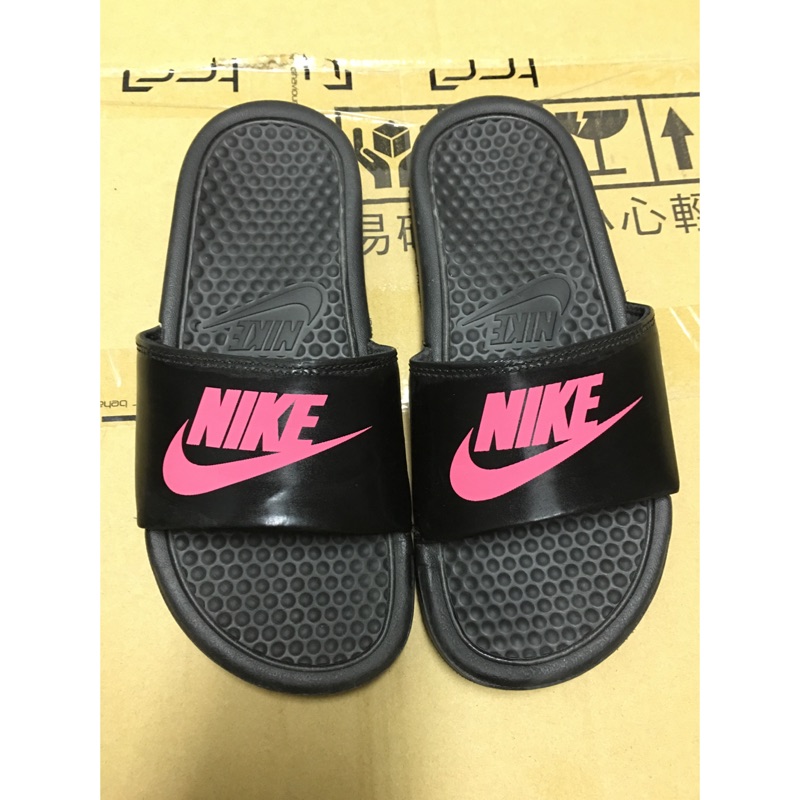 NIKE黑粉色拖鞋