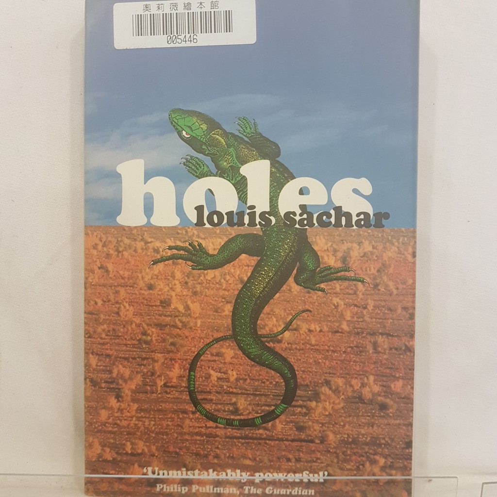 二手書📙英文小說Holes//louis sachar//文學、小說