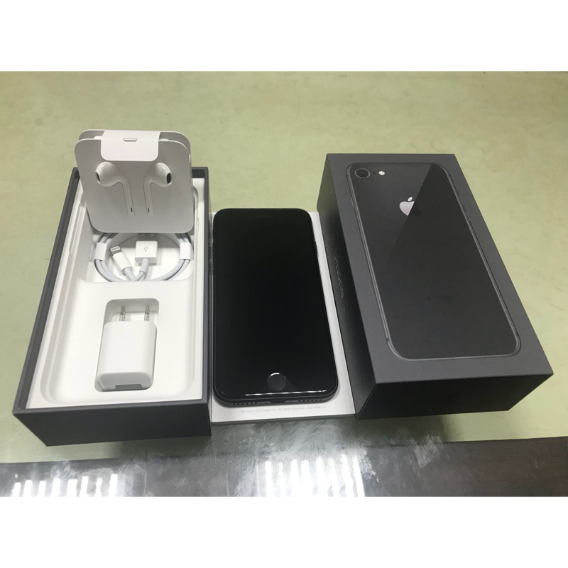 賣超極新台灣公司貨Apple iPhone 8 256g太空灰～7 plus iPhone x參考~保固到2019年5月
