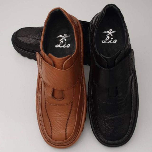 男：手工縫製氣墊休閒鞋(黑/咖)、氣墊鞋、經濟實惠、全牛皮、寬楦頭、休閒真皮鞋