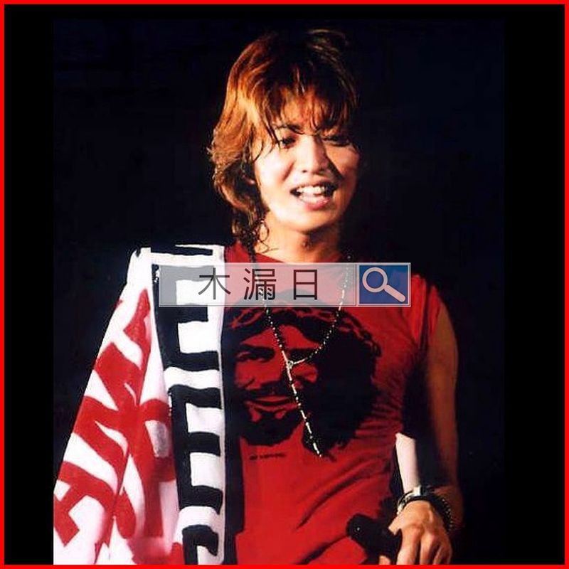 木漏日木村拓哉私服dsquared2 肖像紅色t恤xs 仿舊破壞處理女版古著キムタク着ｔシャツb137 蝦皮購物