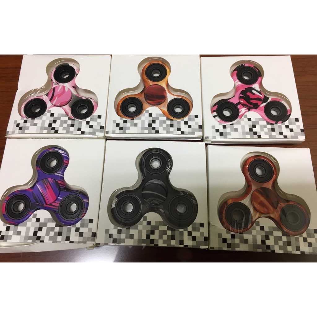 小猴子玩具鋪~全球熱銷指尖陀螺~超炫迷彩版指尖陀螺 HandSpinner/紓壓/ (不挑色)特價 :70元/個