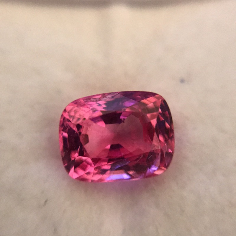 天然緬甸產尖晶石 霓虹粉色 1.67ct