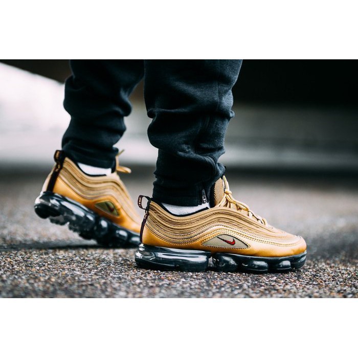 nike air vapormax 97 gold