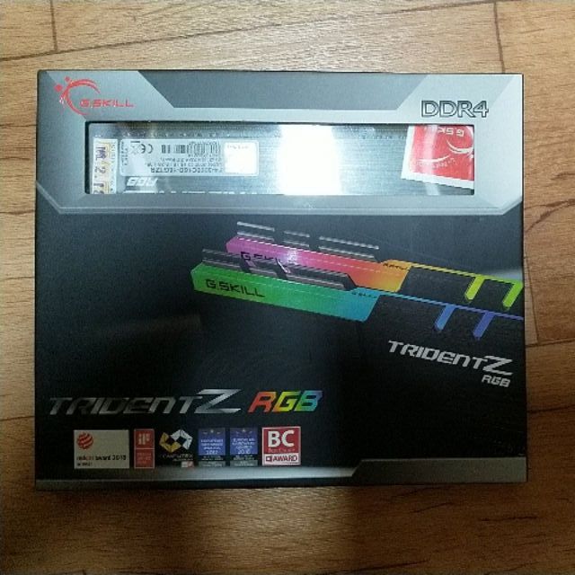 芝奇 TRIDENT Z  RGB 幻光戟 DDR4 3000 8G×2