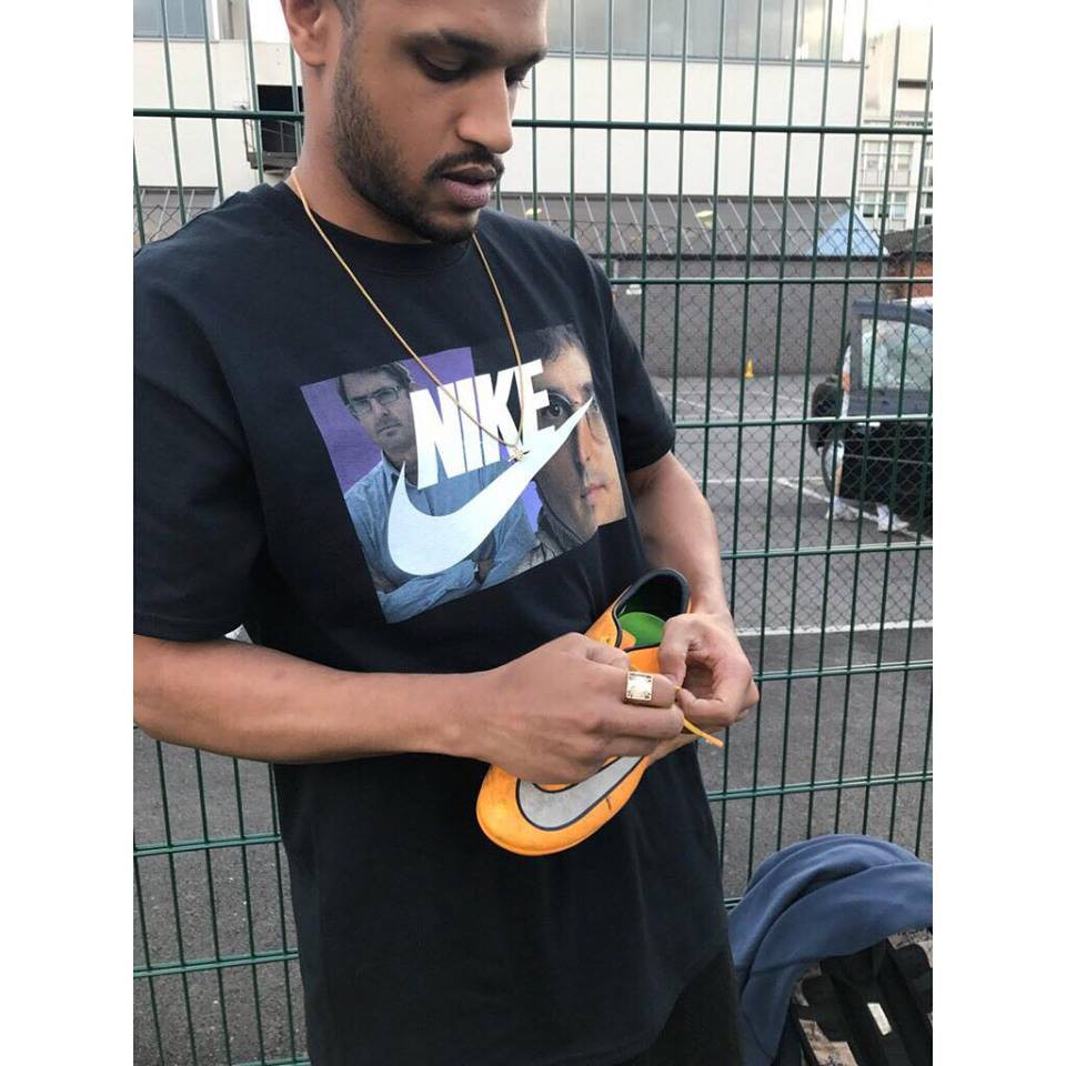louis theroux nike t shirt