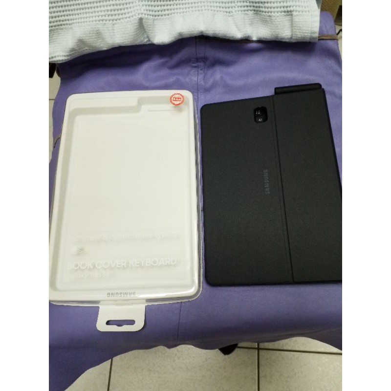 三星 Samsung Tab S4 原廠磁吸書本式鍵盤皮套