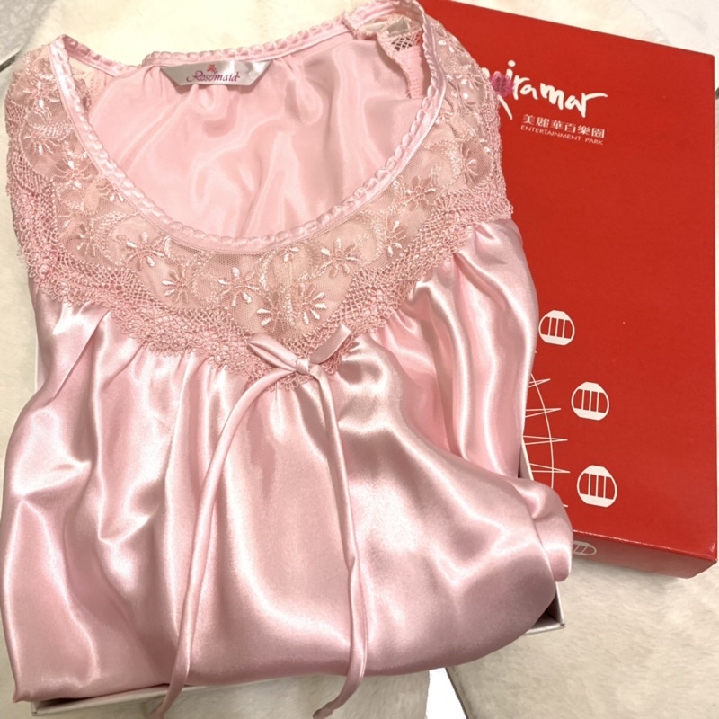 👗全新 美麗華專櫃 粉色性感蕾絲雪紡連身睡衣