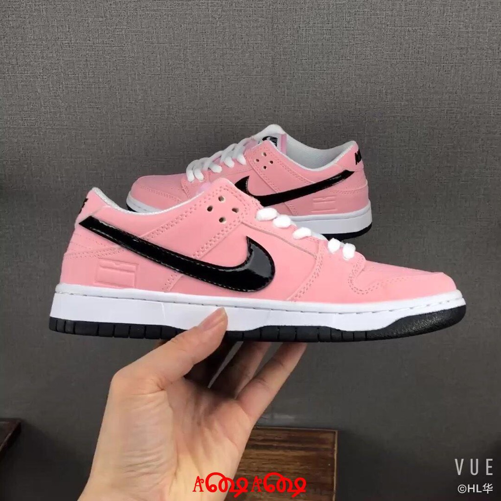 pink box dunks
