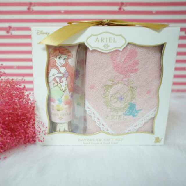 （現貨） 迪士尼小美人魚護手霜+小方巾禮盒 交換禮物