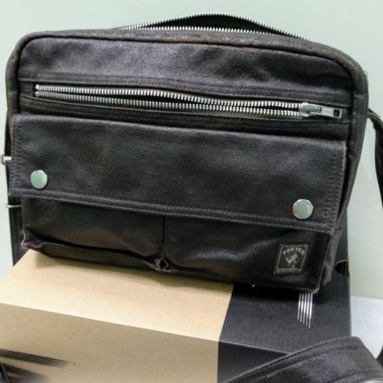 Porter 經典防水跨肩背包 蝦皮購物