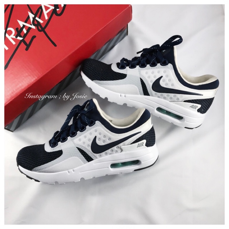 nike max zero