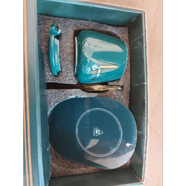 【EDISH】55度恆溫杯墊陶瓷杯精裝禮盒(保溫杯墊)，贈品：艾可雙層保溫杯 250ml，1個，完全無使用過。