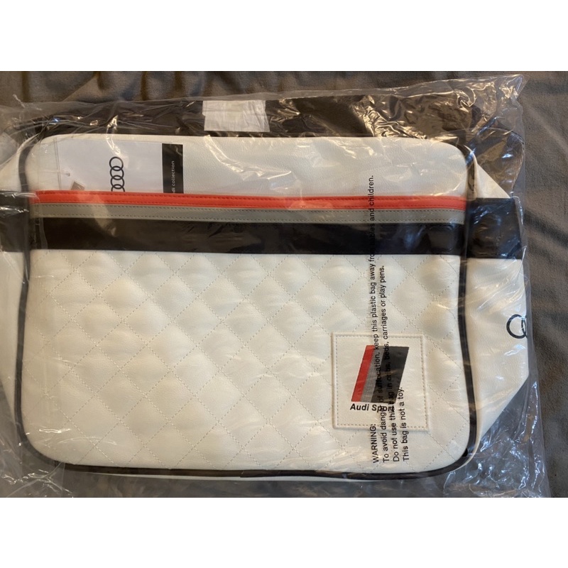 全新 未拆封 正版 奧迪 精品 側背包 買到賺到 Audi Sport Quattro Bag Brand New