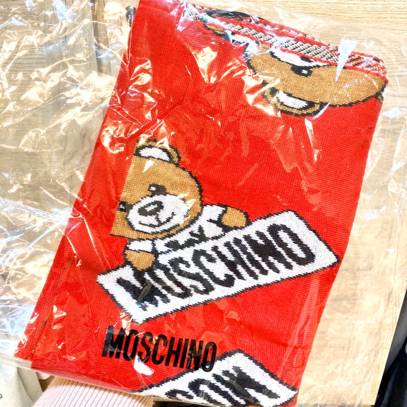 Moschino小熊玩偶圍巾