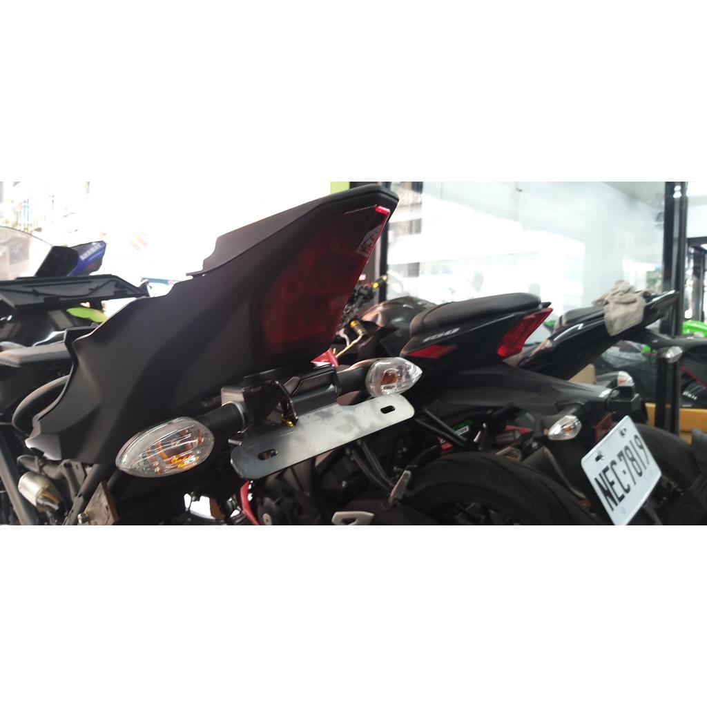 YAMAHA R15 V3/V4 短牌架