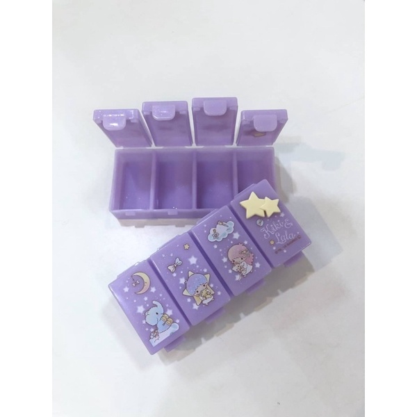 ［翹鬍子]日本 三麗鷗 kikilala 雙子星  空盒 藥盒 四格 置物盒