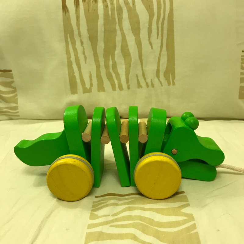 「限epppppp下標」Plan toys 木製鱷魚手拉車，二手保存良好，出清價$289