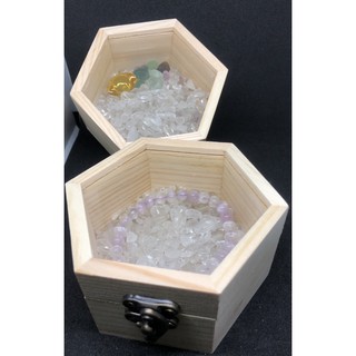💫天然白水晶六角型消磁松木盒 （附白水晶碎石 ）✨（大&小盒）