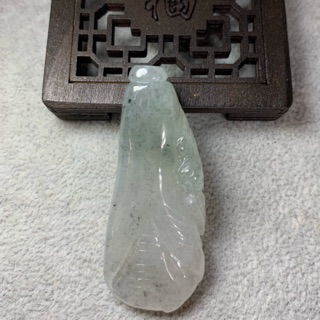 【翡翠綠地】 玉 玉石 緬甸玉 a貨 烏雞種 玉米 項鏈 吊飾 吊墬 禮品 招財 帶紫 綠 福在眼前 冰糯種