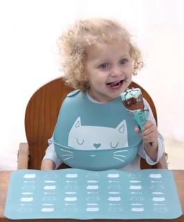 寶寶吃飯矽膠3D立體圍兜餐墊組