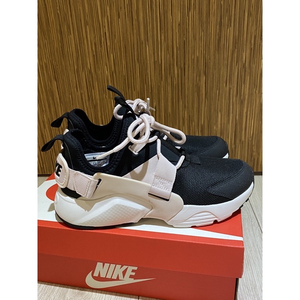 NIKE AIR HUARACHE CITY  黑粉白 襪套 輕量透氣  武士鞋 休閒鞋 運動鞋