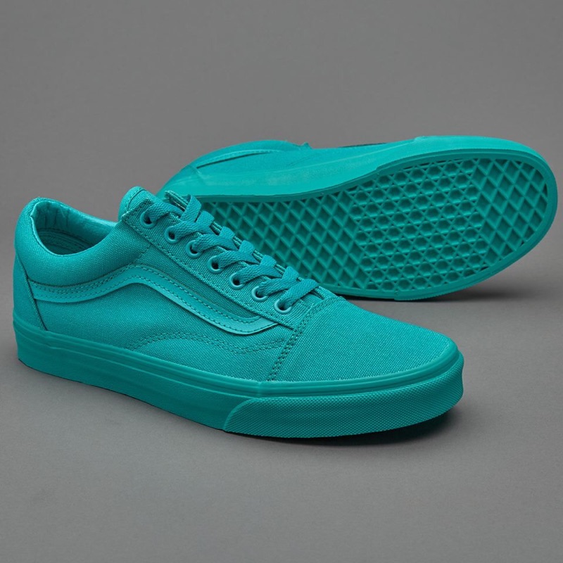 mono color vans