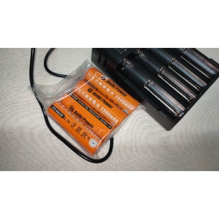 18650 鋰電池 2300mah 4顆+18650充電器 USB 電池充電器 3號 4號