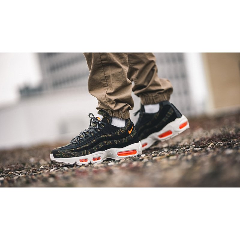 carhartt x nike 95